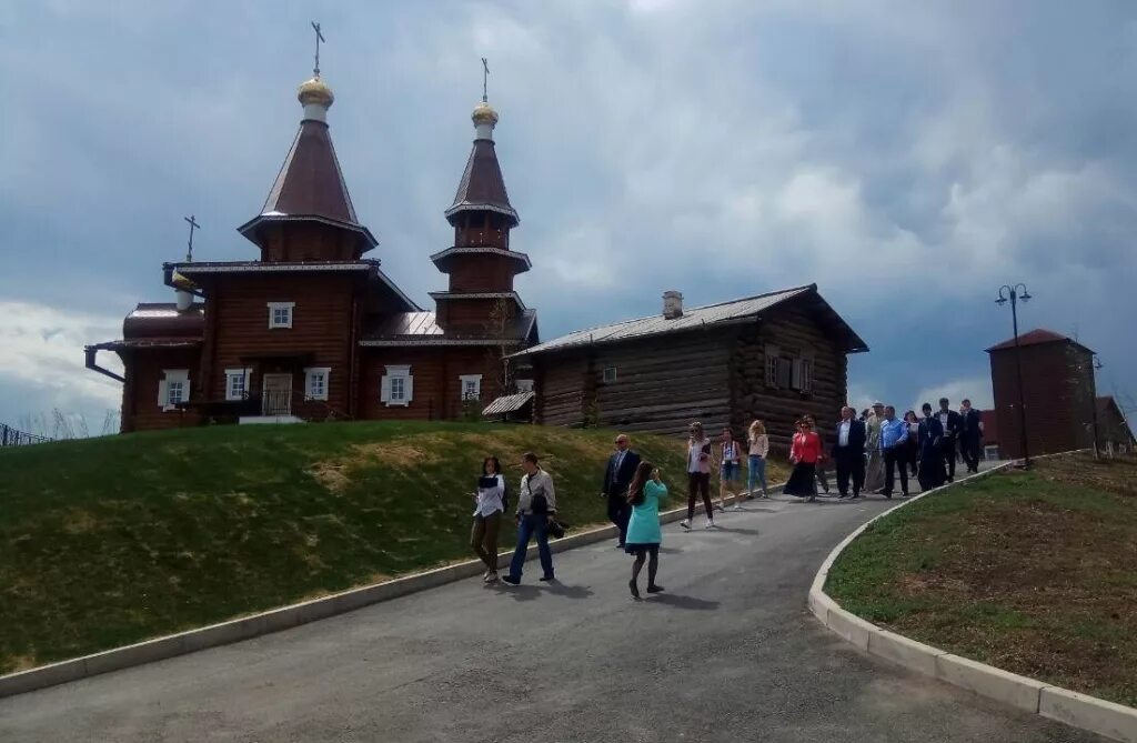 Анга качугский район церковь. Церковь в анге качугского района иркутской области. Анга иркутская область. Анга качугский район. Церковь в анге качугского района иркутской области.