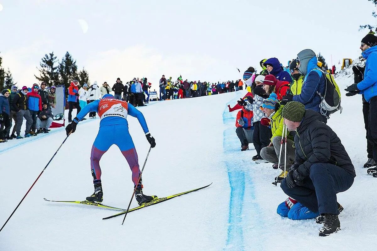 Ски время человека. Тур де ски гонка в гору. Альпе де Чермис. Лыжные гонки подъем в гору. Лыжные гонки горные.