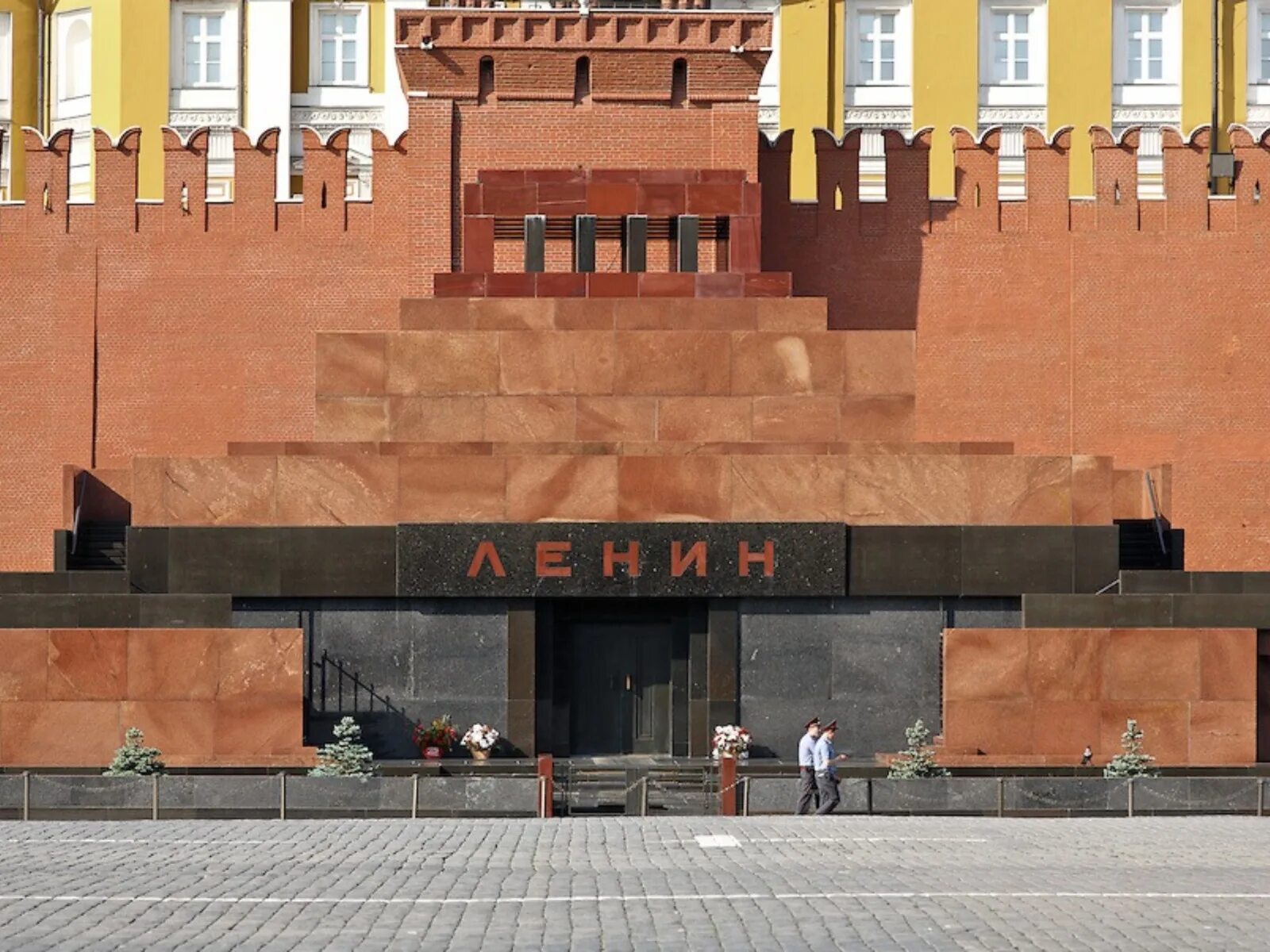 Автор мавзолея ленина. Мавзолей Ленина в Москве. Гранитный мавзолей Ленина.