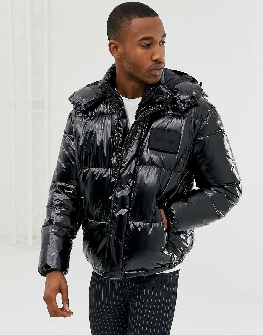 Блестящая куртка мужская зимняя. Куртка calvin klein puffer. пуховик кельвин кляйн мужской черный.