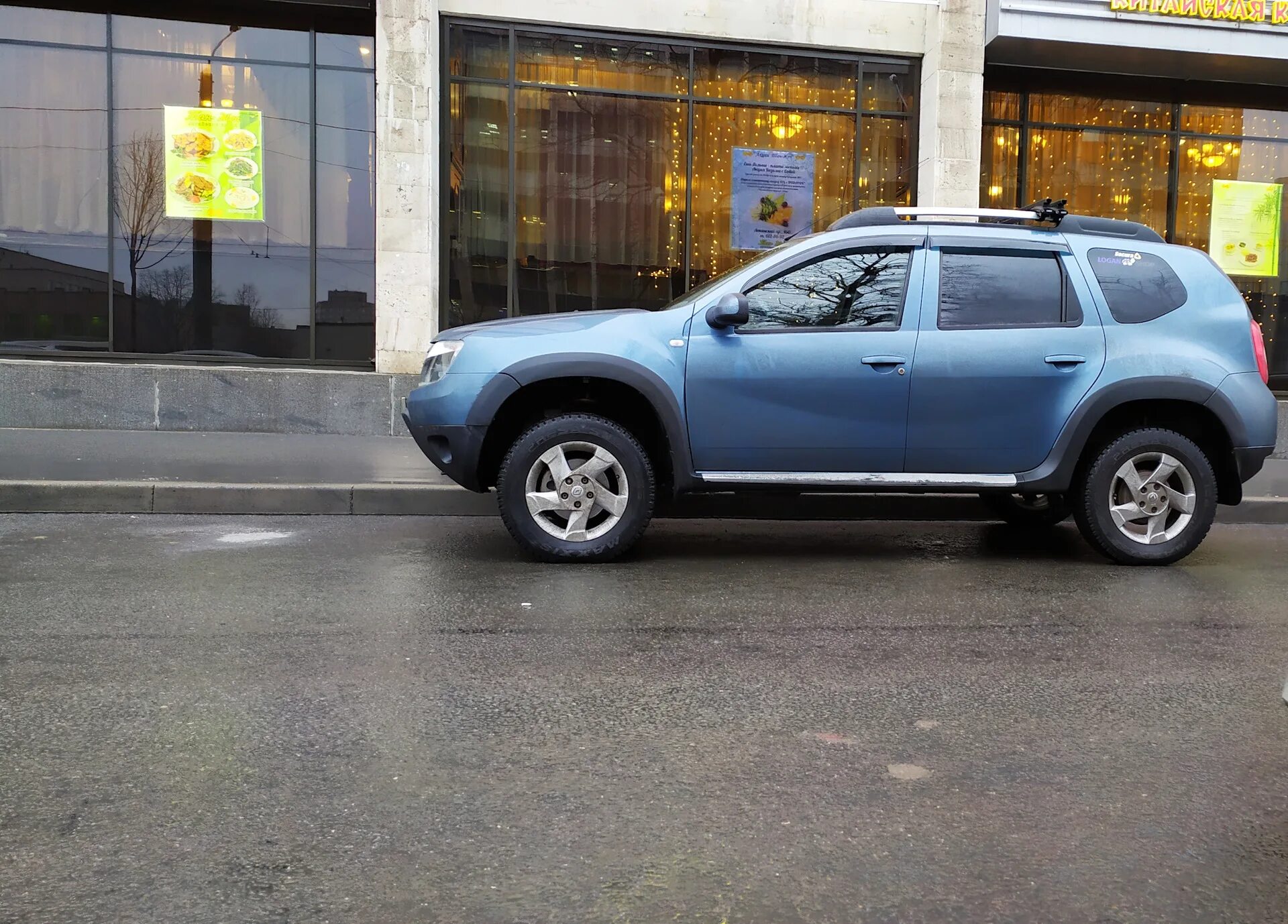 Пружины рено дастер 4х4 2.0. Рено Дастер 4 на 4. Duster лифт Фобос. Пружины на Renault Duster Фобос. Пружины Дастер 4х2 1,6.