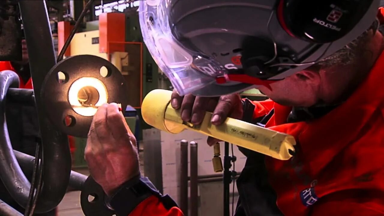 Визуальный осмотр и контроль. Ndt - non destructive testing. визуальный неразрушающий контроль. визуальный метод неразрушающего контроля. визуальный метод контроля качества.