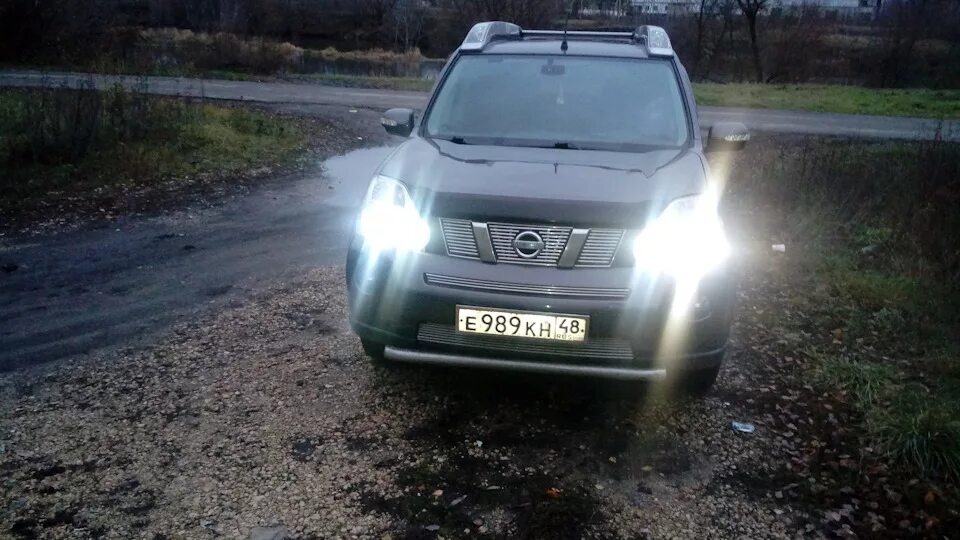 Ниссан х трейл ксенон. Лампа ксенона Nissan x-Trail 2007 года. Лампа ксенон Nissan x-Trail 2010. Ксенон икстрейл t31. Nissan x-Trail t31 биксенон лампы в фаре.