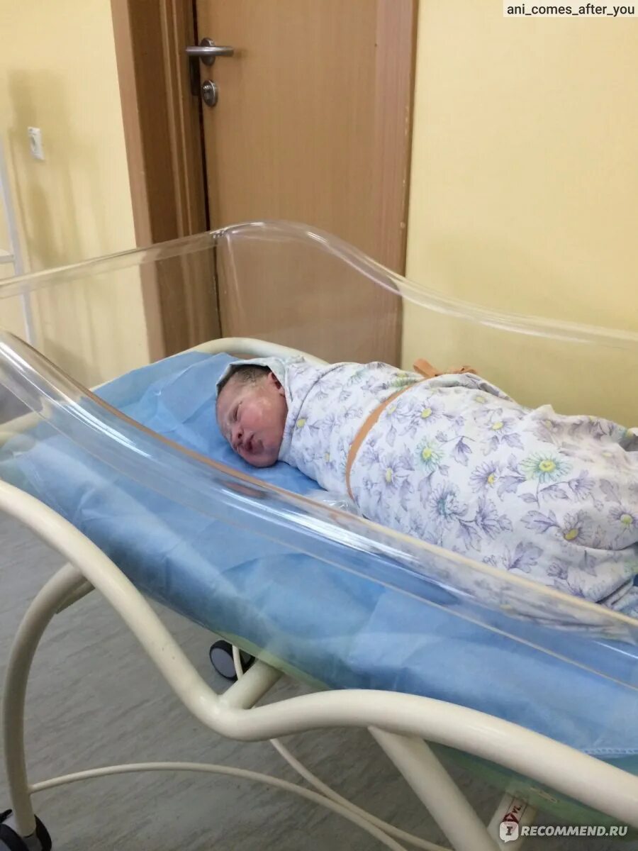 Роды в 35 отзывы. Новорожденный после родов. Ребенок родившийся на 35 неделе. Ребенок рожденный в 37 недель. Роды в 35 отзывы.