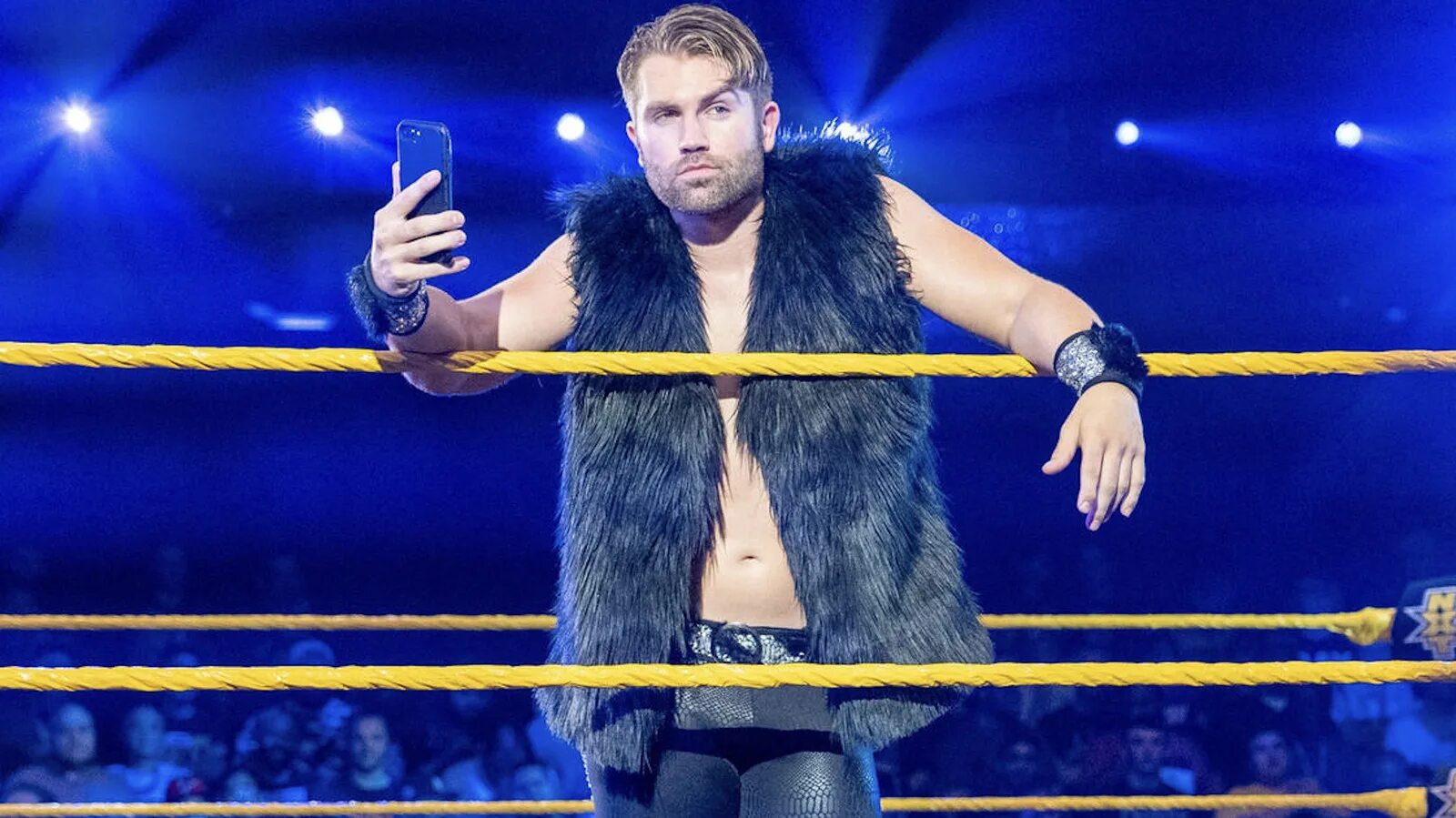 WWE NXT телепередача. C Breeze Рестлер.