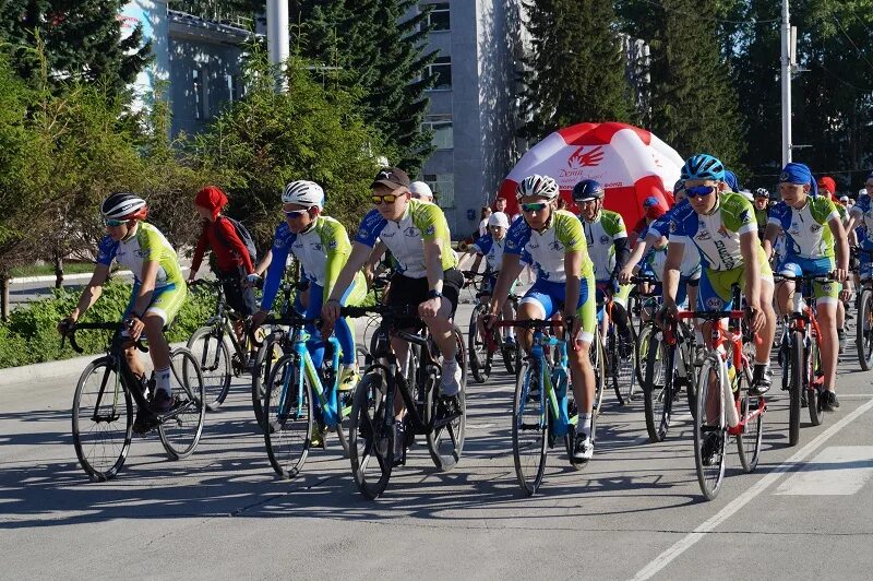 650 человек. Протесты во франции сейчас фото. Мероприятия 650 человек. 650 человек. 650 человек.