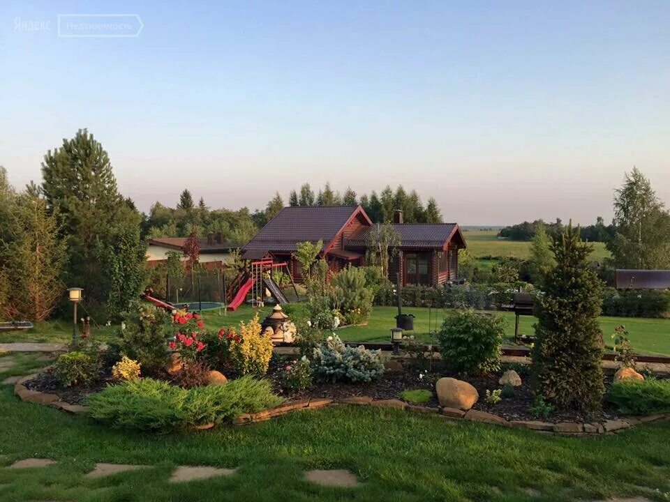 Village московская область. КП лама Виладж. Коттеджный поселок лама лама. Lama Village коттеджный поселок. Лама Вилладж Волоколамск.