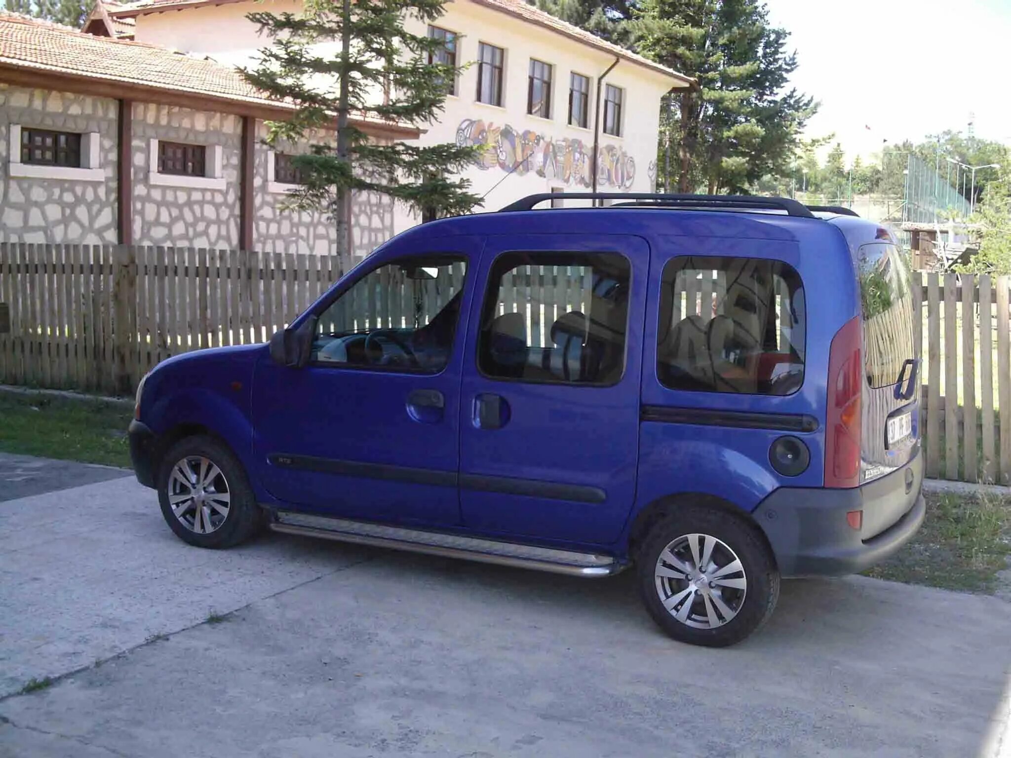 Renault kangoo дизель. Рено Кангу 1 поколение. Рено Kangoo 2001. Renault Kangoo 2007 синяя. Renault Kangoo синий.