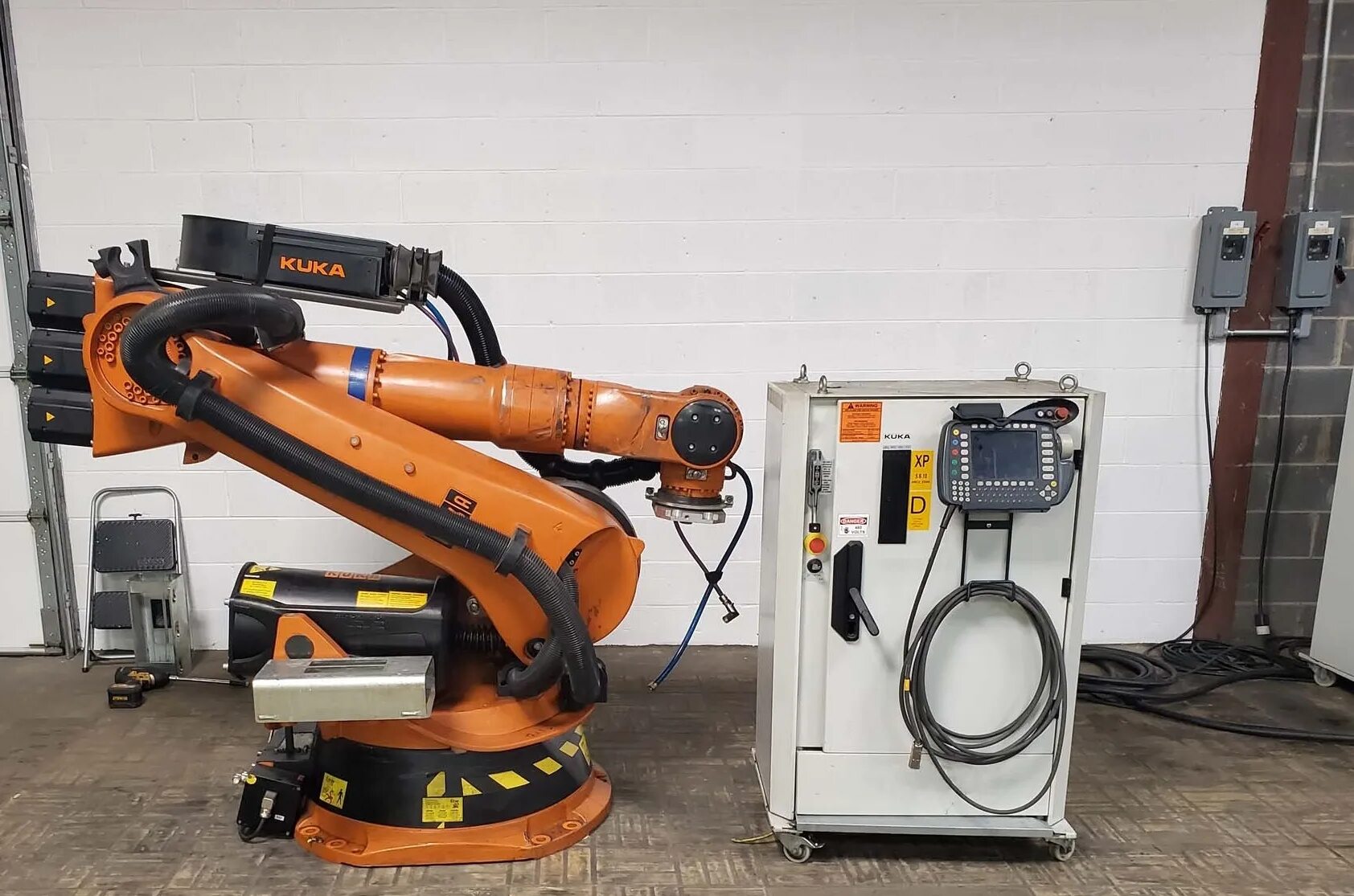Kr 210. Kuka kr 210 r2700. kuka kr 210-2 (series 2000). kuka kr 210 r3100-2. kuka kr-2000.