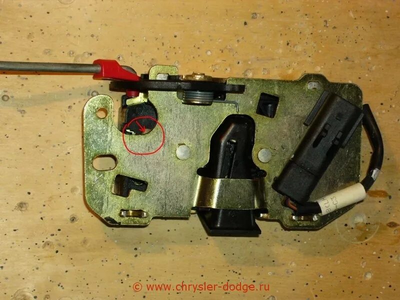 Замок двери мерседес 4145. Замок двери ваз 2114 наружный. Как выглядит задний замок. Замок лада калина 1 водительская дверь. Замок багажника ваз 2107 на ваз 2109.