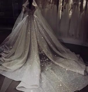 Блестящее свадебное платье