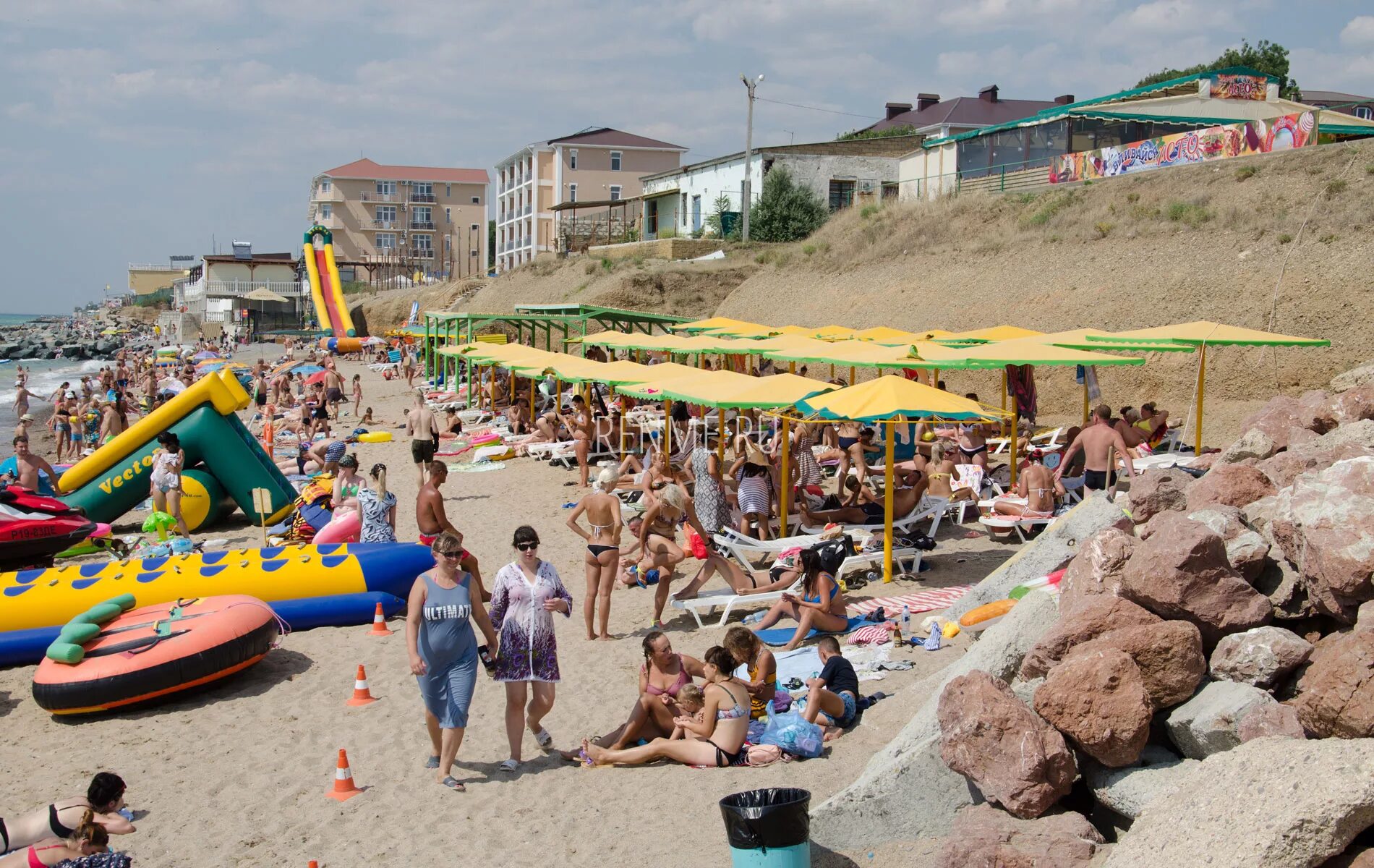 Николаевка центр. Посёлок николаевка в крыму. симферополь пгт николаевка. крым посёлок николаевка пляж. николаевка крым набережная.