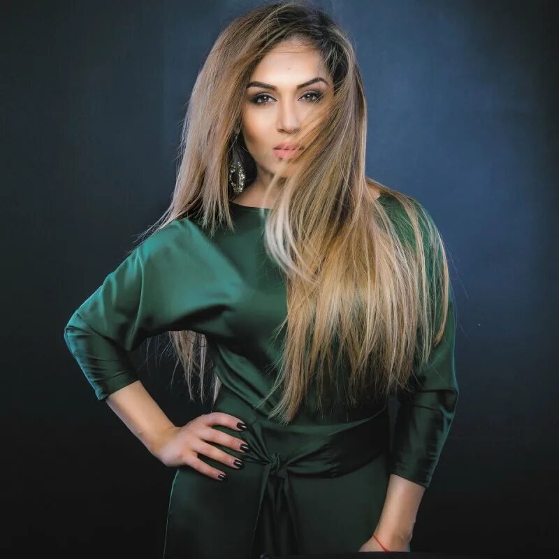 На свете слова нет слова. Группа мамочек. Обложка для трека мама. Мама обложка. Песня про маму.