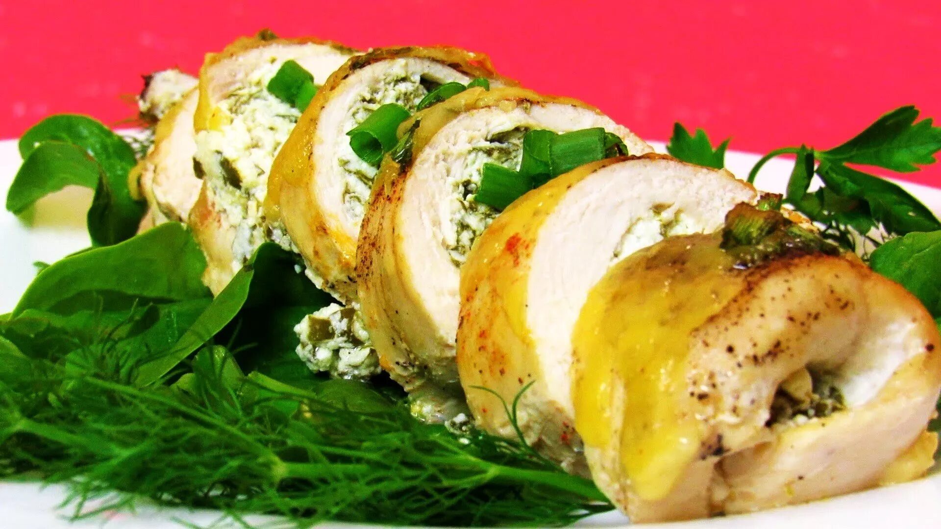 Как сделать куриные рулетики. Куриная грудка рулет. рулет из курицы с грибами и сыром в духовке. куриные рулетики с рикоттой. рулетики из куриной грудки с сыром.