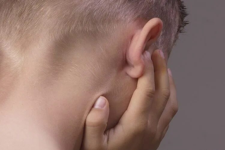 Как понять что у ребенка болят уши