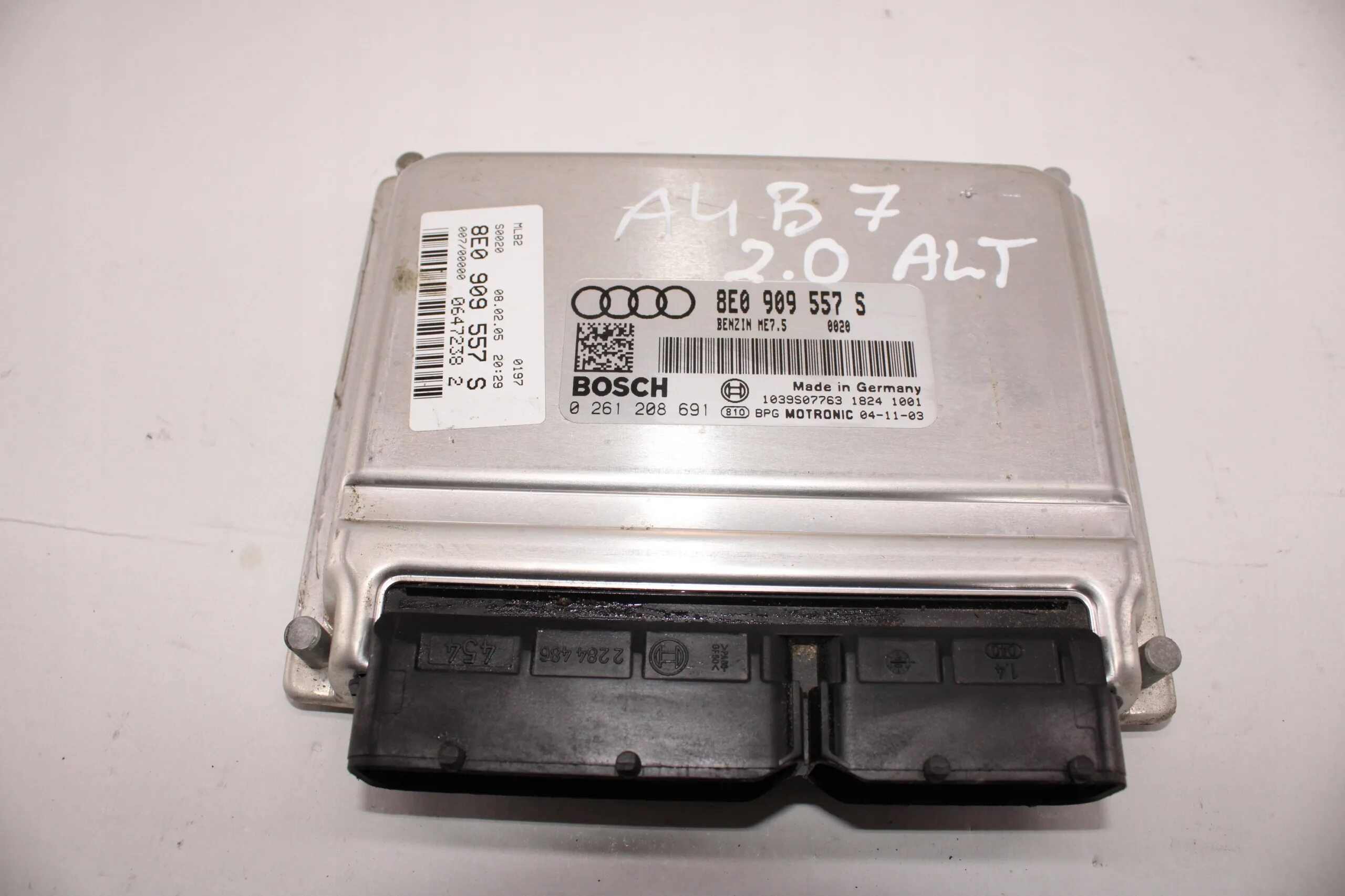 Блок управления двигателя audi a1. Электронный блок управления двигателем ауди а4. Блок управления эбу ауди. 6 ac. Ауди а8 abz блок управления двигателем.