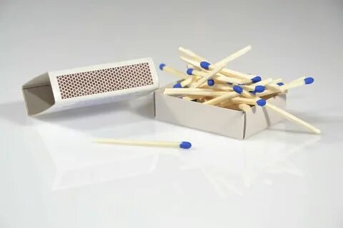 Коробок со спичками