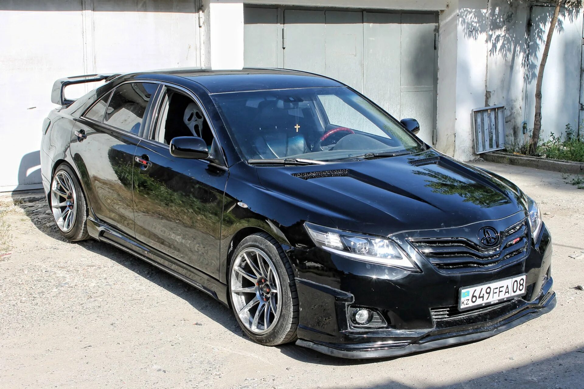 Тюнинг камри кузов. Toyota Camry xv40 3.5. Toyota Camry xv40 3.5 Tuning. Обвес на Камри 40 3.5. Toyota Camry 3.5 тюнингованная.