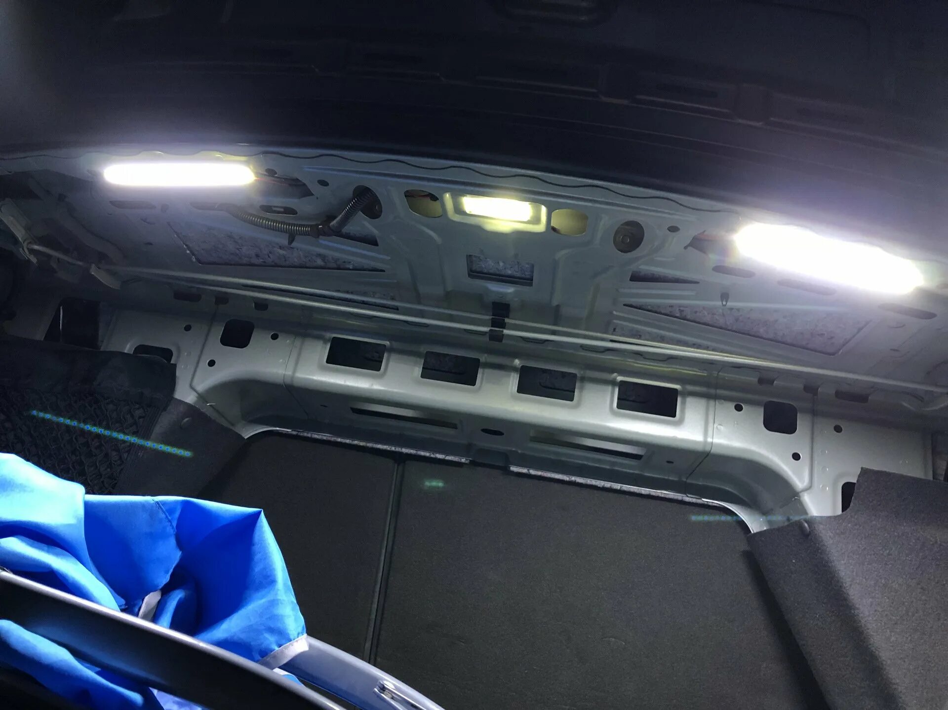 Багажник cobalt. Chevrolet cobalt стэнс. крышка багажника шевроле кобальт. кобальт багажник. шевроле кобальт фото багажника.