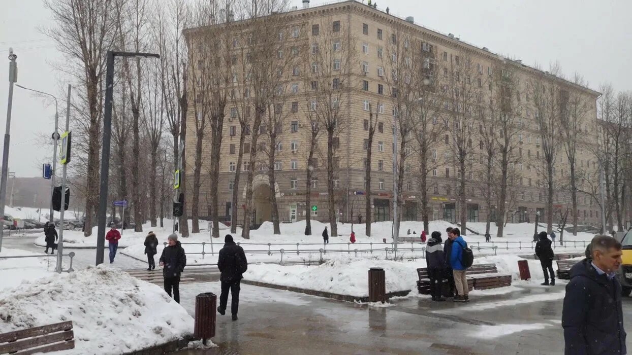 Погода в восточном советского. Снегопад в Москве. Снегопад в Москве 07.02. Москва вокзал Восточный снег. Дом госте Москва снег.