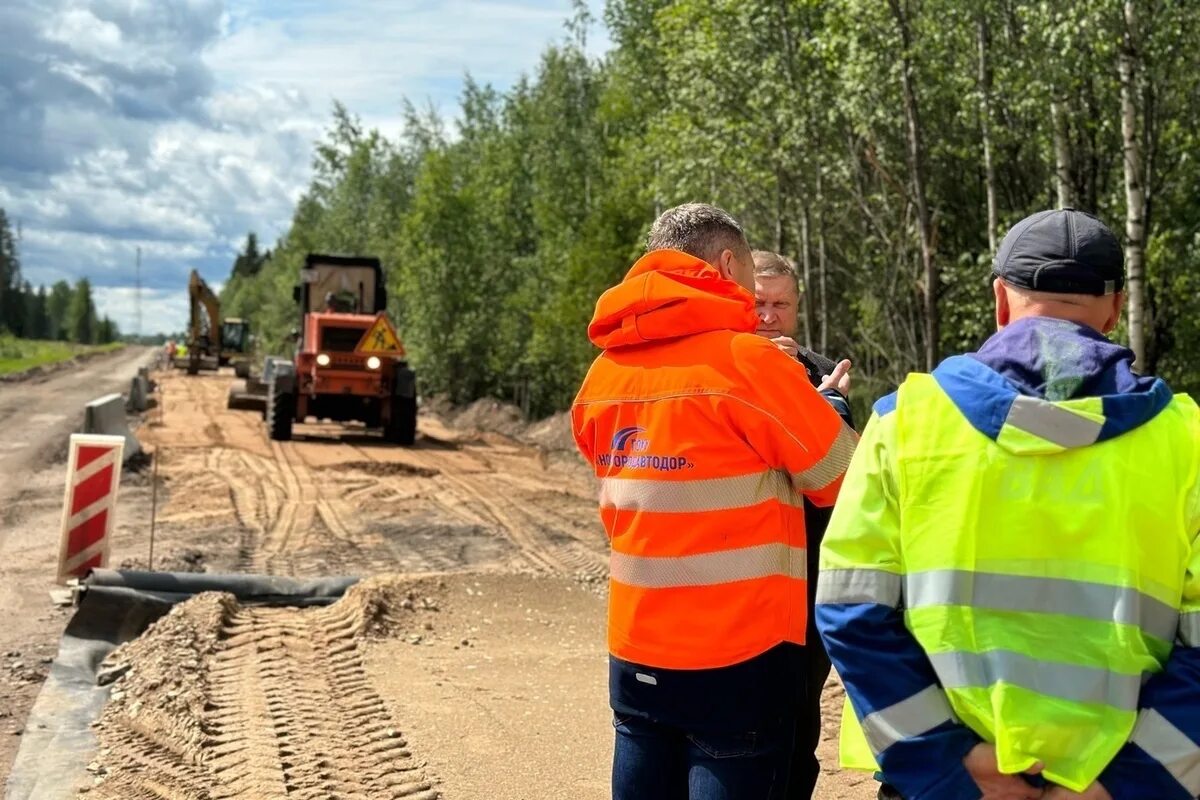 Рп5 неболчи. Дорога Неболчи Любытино. Пожарная Неболчи. Дорога из Любытино в Неболчи. Ремонт дороги а 122 в Новгородской области.