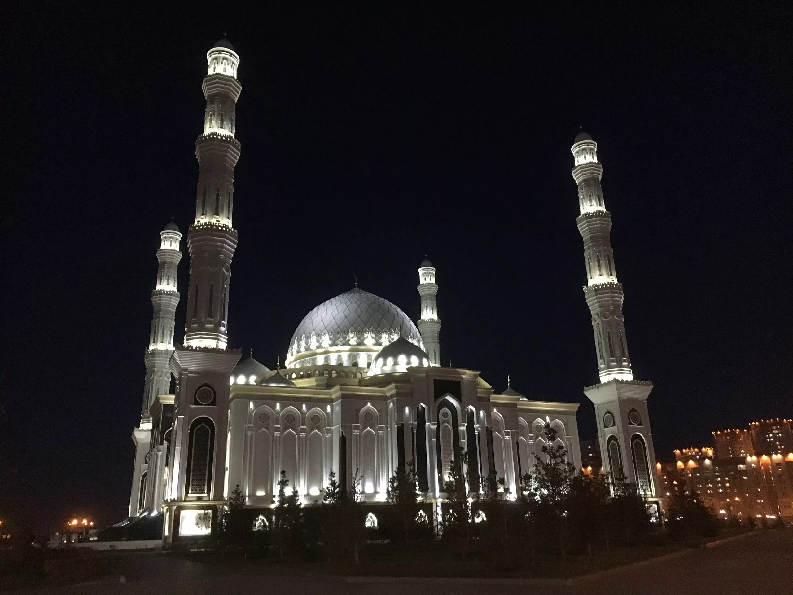 Астана самая большая мечеть. Астана мечеть.