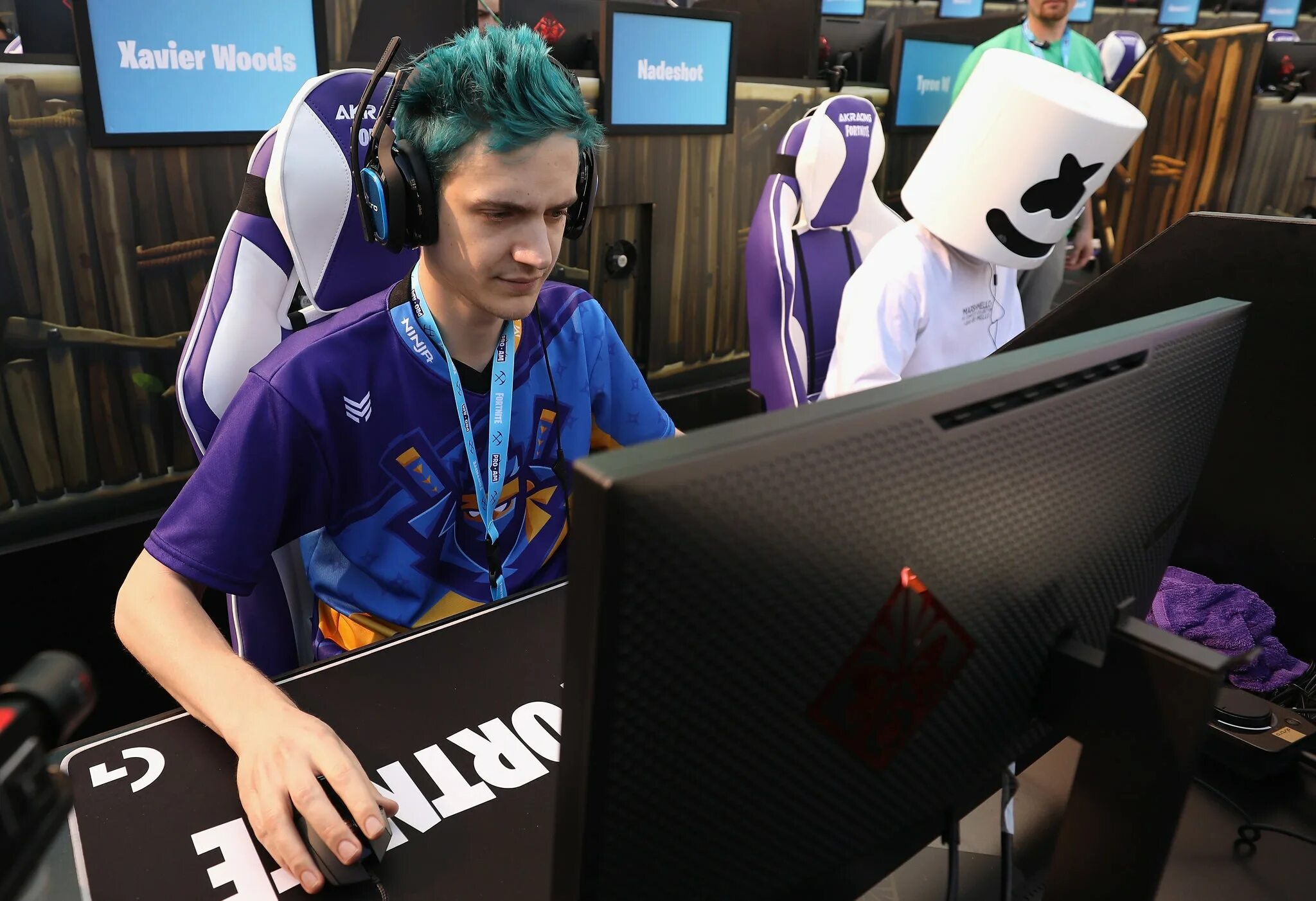 Кубок фортнайт ворлд кап. Скин горнолыжницы в фортнайт. Киберспорт скины. Киберспорт скины. Симпл в ликвид.