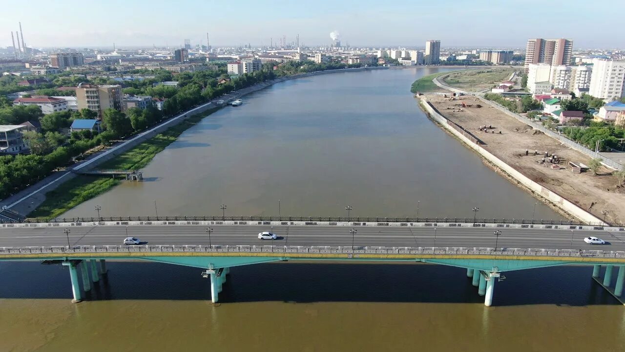 Куда куда в атырау. Алиевский мост атырау. мост атырау в астане. мост через реку урал атырау. пешеходный мост атырау в астане.