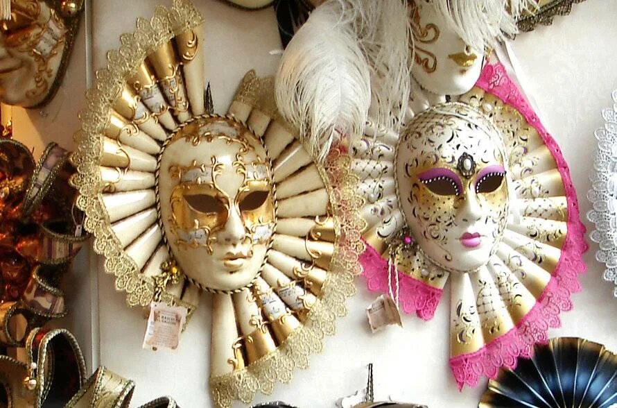 Венецианская маска папье маше. Театральная маска папье маше. Театральные маски из папье маше. Мастер класс венецианская маска. Театральная маска мастер класс