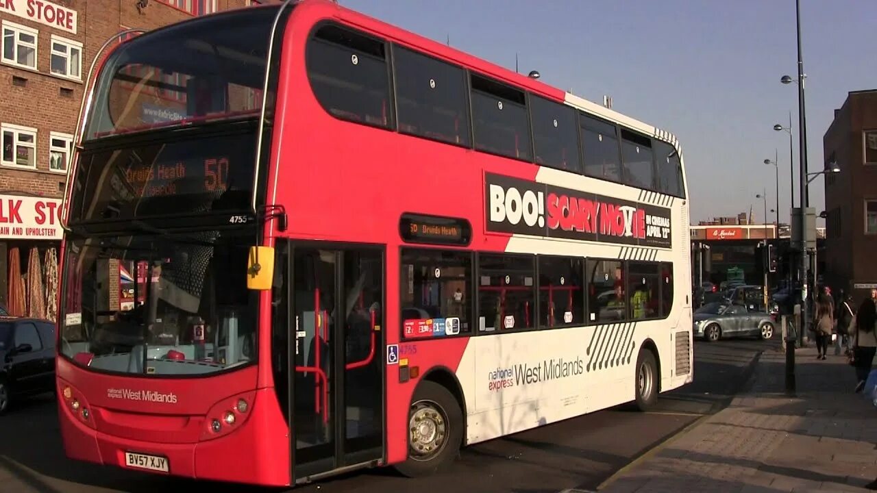 Автобус пятьдесят пятый. Автобус на 50 мест двухэтажный. Бирмингем автобусы. Автобус Бермингема. Мерседес 50 автобус.