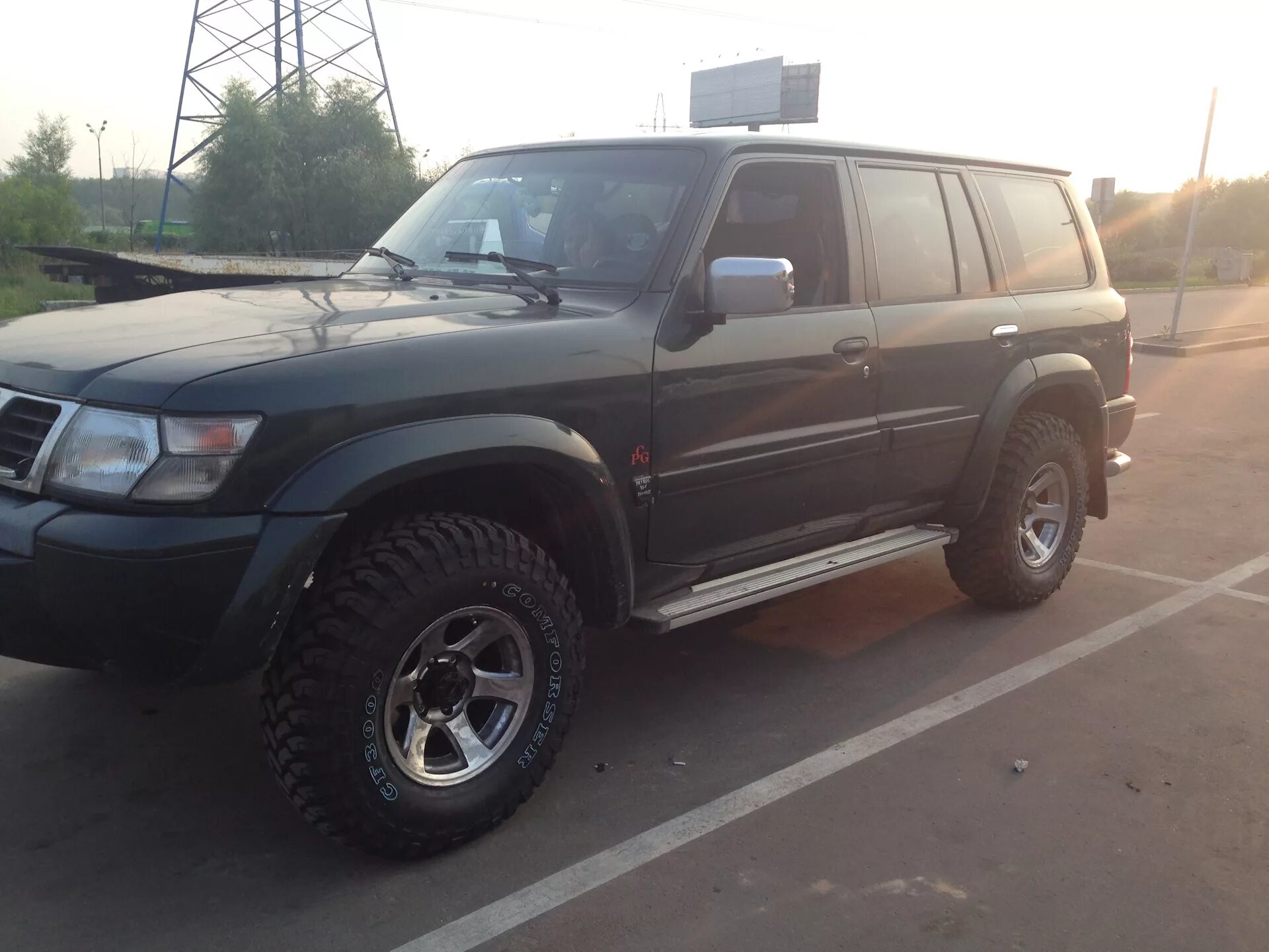 Резина на ниссан патрол. Nissan patrol 1993. Резина nissan patrol y61. Резина на ниссан патрол. Nissan patrol y61 33".
