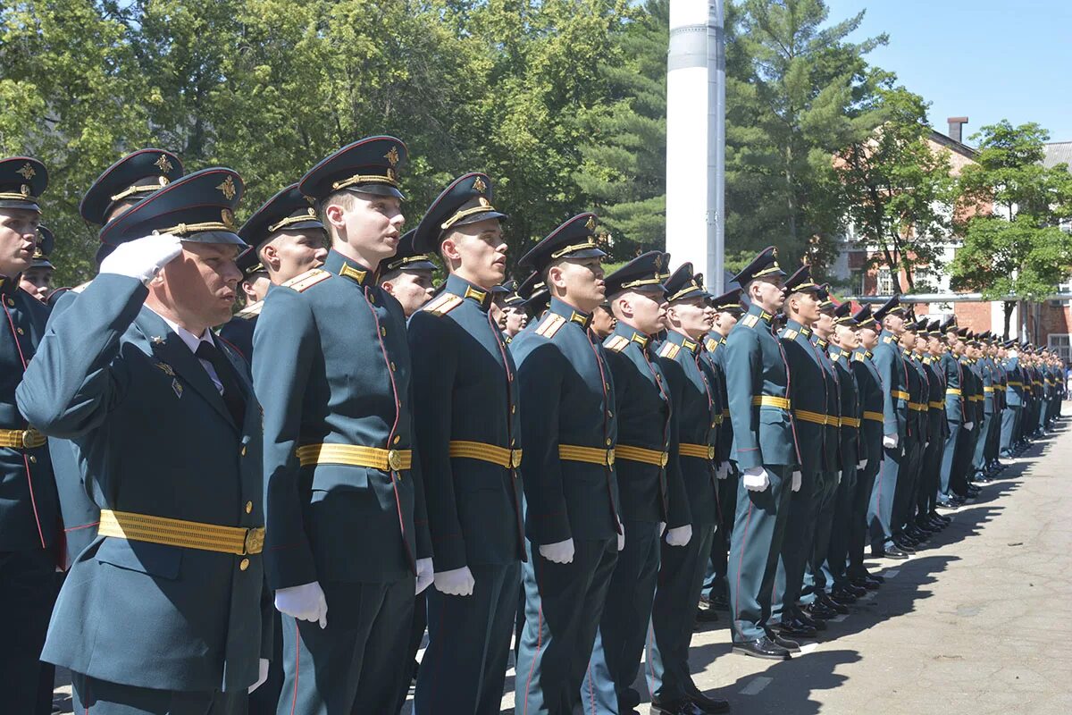 Институт офицеров. Военная Академия РВСН имени Петра Великого Серпухов. РВСН Петра Великого Балашиха. Выпуск Академии РВСН Петра Великого. Выпуск военной Академии Петра Великого.