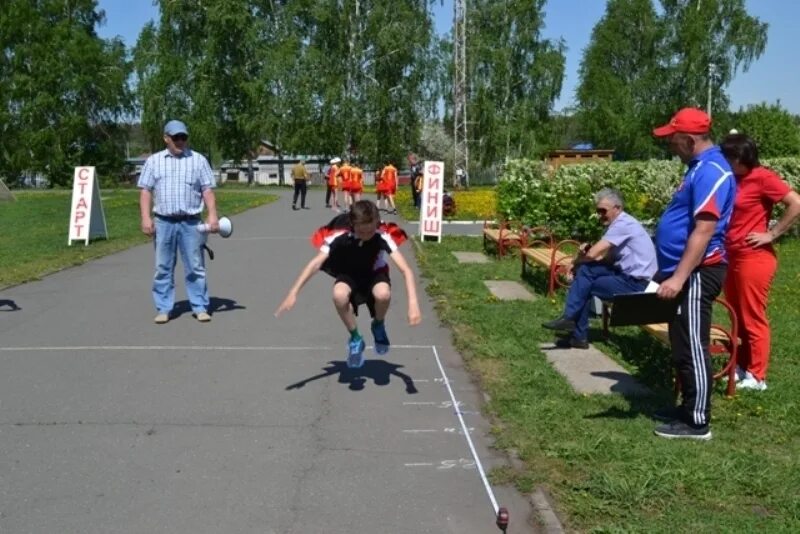 Соревнования шемурша. Лёгкая атлетика югорск спорткомплекс. Спортивная база динамо сынтул. Спортивные соревнования 2020. Спортивные соревнования 2020.