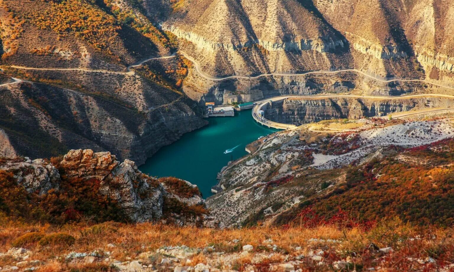 Сулакский каньон в Дагестане. Сулакский каньон Махачкала. Каньен чулатсий Дагестан. Слуцкий каньон Дагестан. Каньон судакский