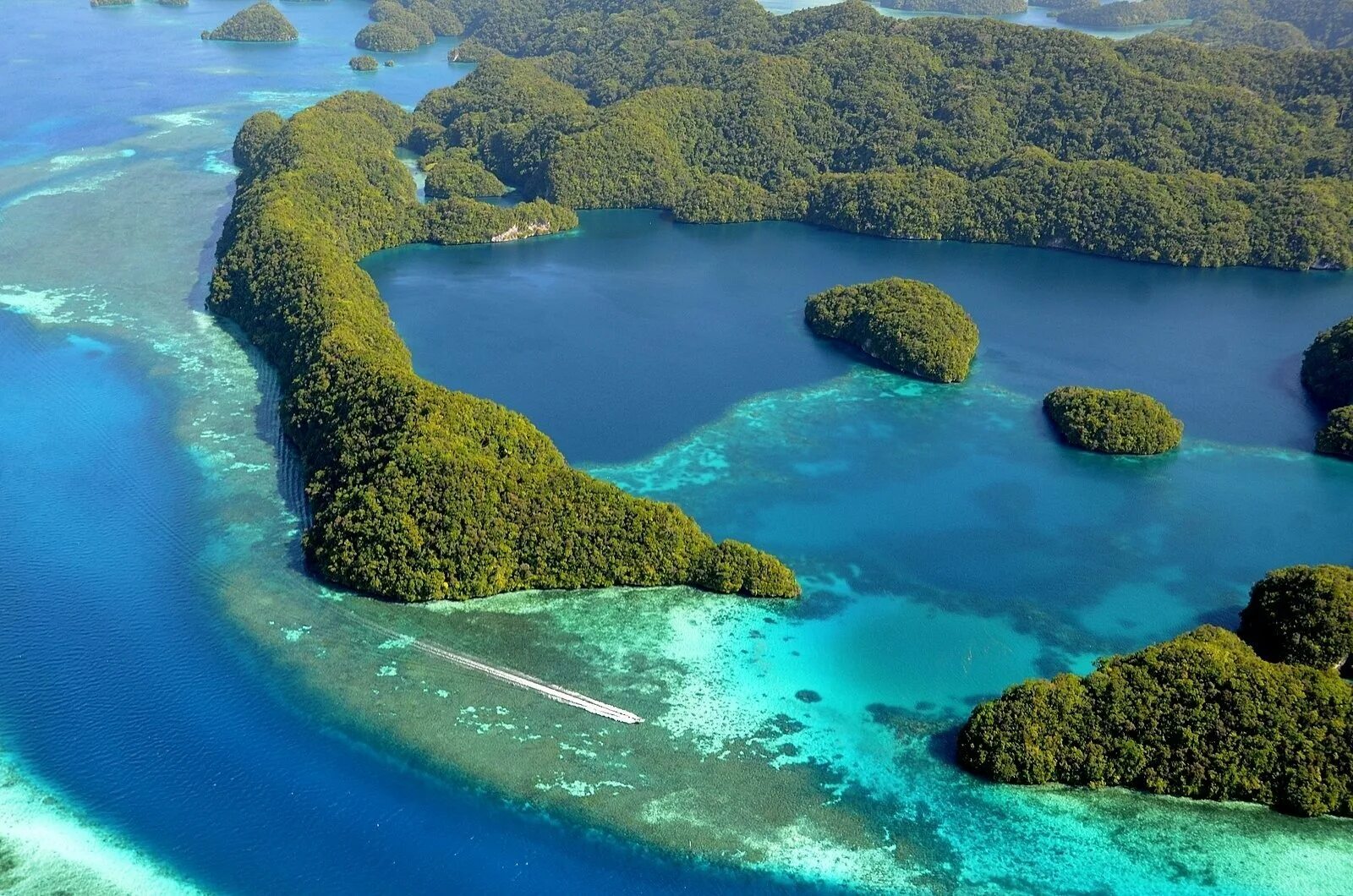 Паликир микронезия федеративные штаты микронезии. Федеративные штаты микронезии острова. Острова архипелаг палау. Паликир микронезия федеративные штаты микронезии. Каролинские острова.