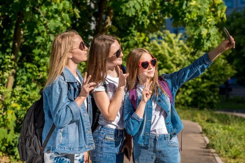 Какая гуляю с девушками