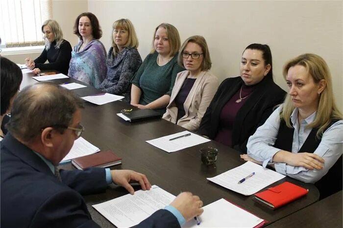 Зале заседаний комитетов заксобрания. Управление министерства юстиции по челябинской. Управление министерства юстиции по челябинской. Министр юстиции челябинской области. Управление министерства юстиции по челябинской.