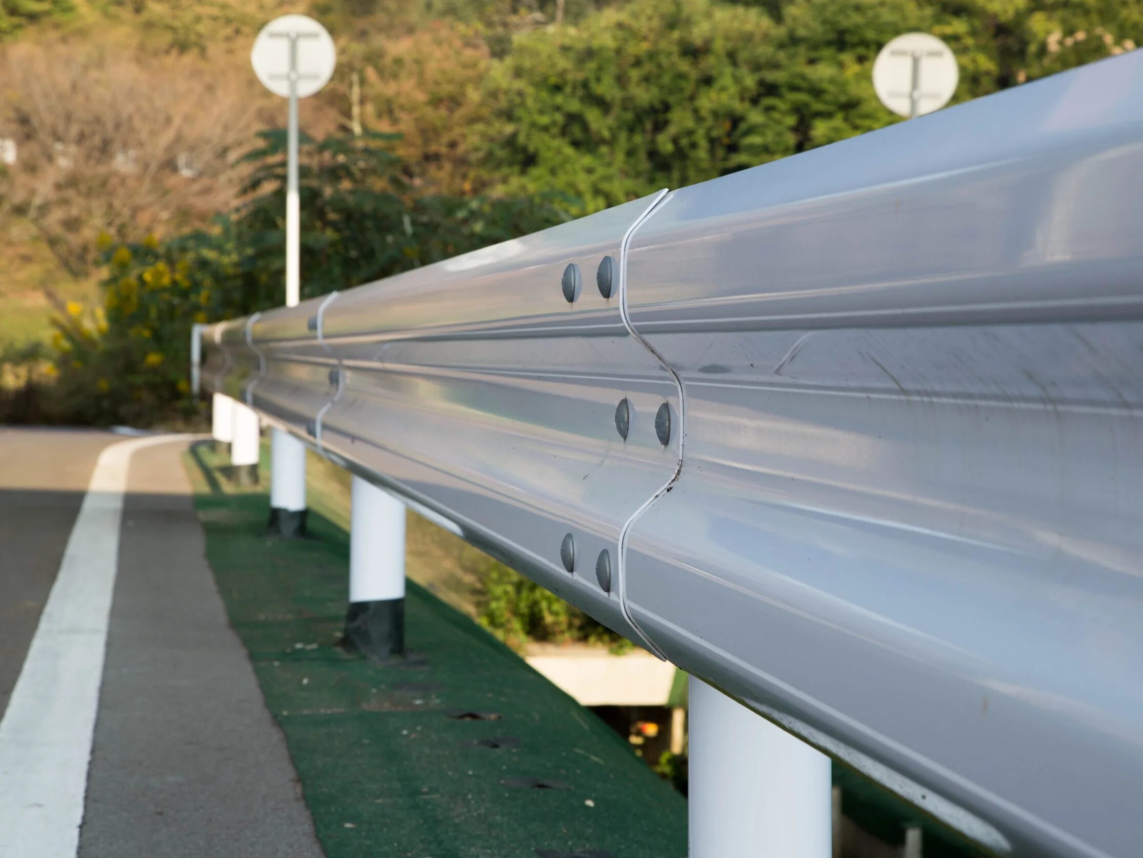 Отбойник видео. Гуард Реил. Пластиковые ограждения - HR 150 Guard Rail. Scaffold Guardrails Midrails. Guard Rails uk.