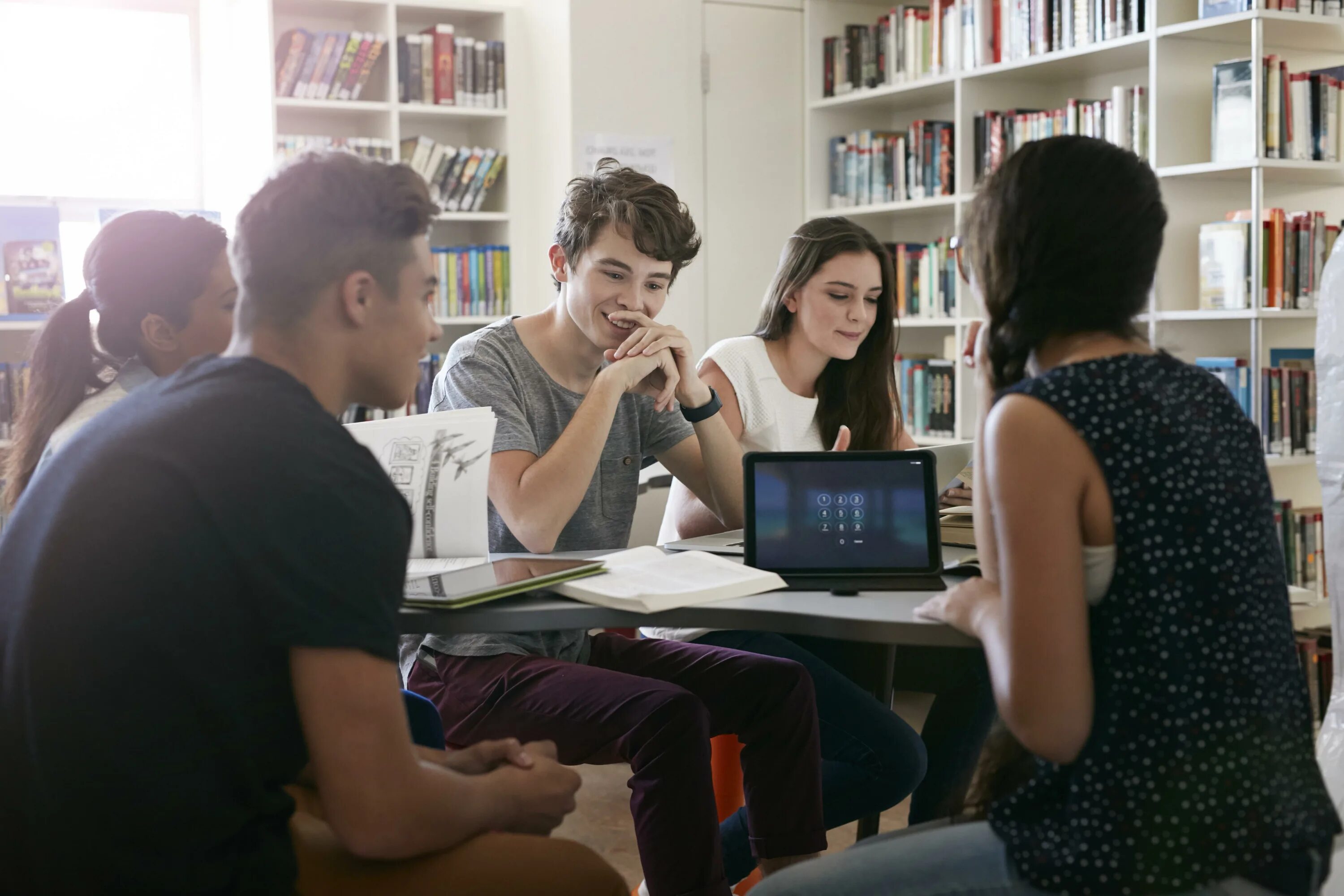 Cat university. Education first студенты. intelligent student. ideal student. pupil experience.