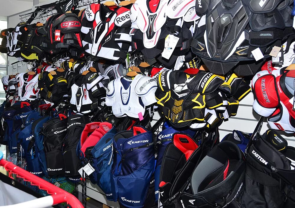 склад хоккейной экипировки. екатеринбург комиссионный магазин хоккейной экипировки б/у. хоккейный магазин в кирове. хоккейная экипировка толбухина 4. хоккейная экипировка киров.