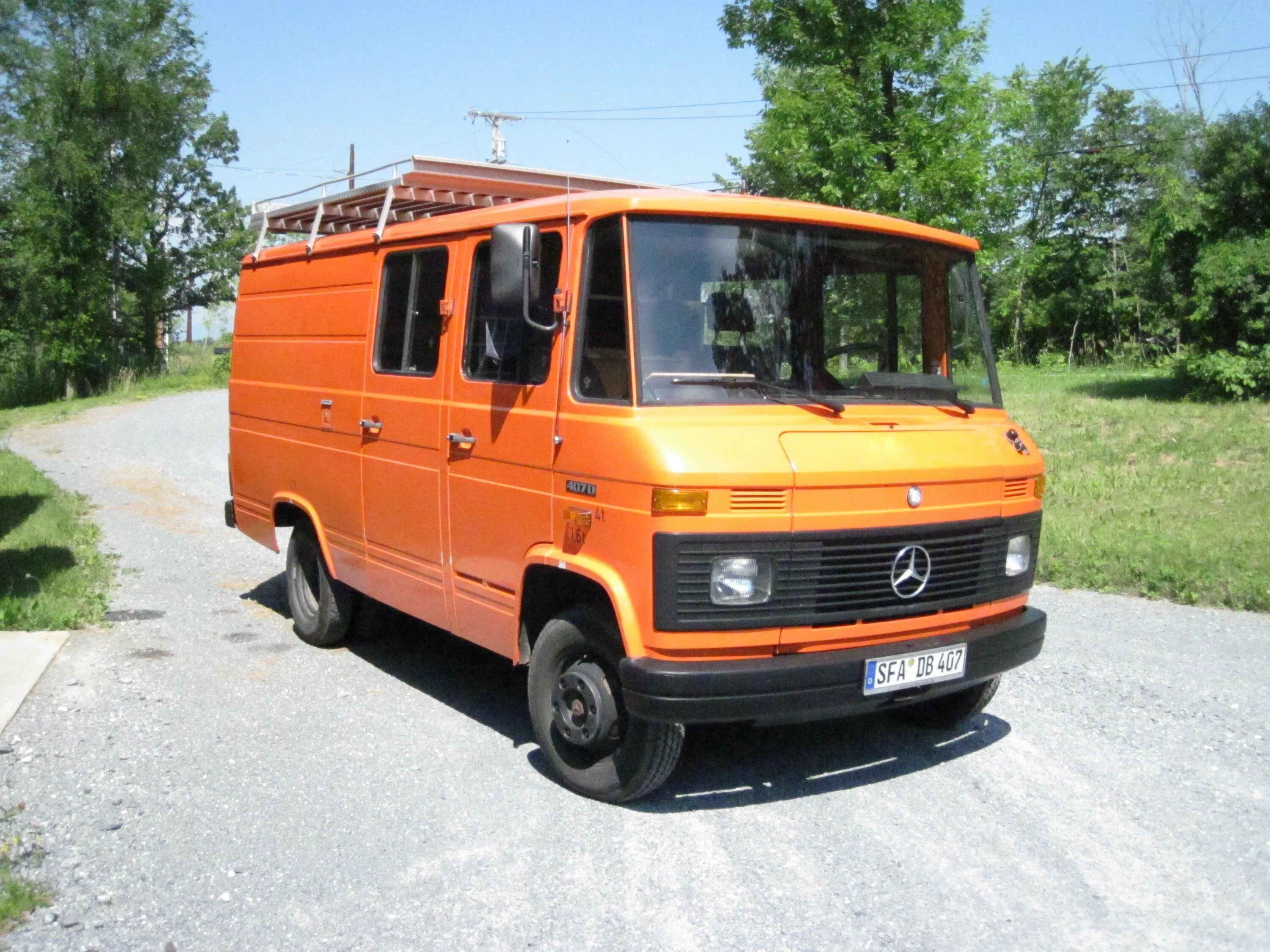 Купить дизельный мерседес. Mercedes Benz 416. Фургон Мерседес 1977 е1. Фургон Мерседес 108д. Мерседес фургон 1976.