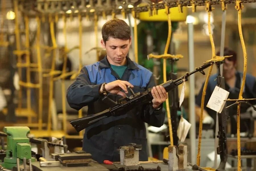 Оружейная промышленность. Производство стрелкового оружия. Компании по производству оружия. Оружейная промышленность. Оружейная промышленность.