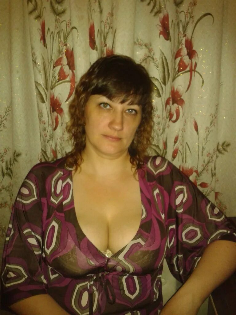 женщины ищущие мужчин. женщина с квартирой для встреч. девушки знакомятся с женатыми. замужние ищут парня. свободные женщины частное.