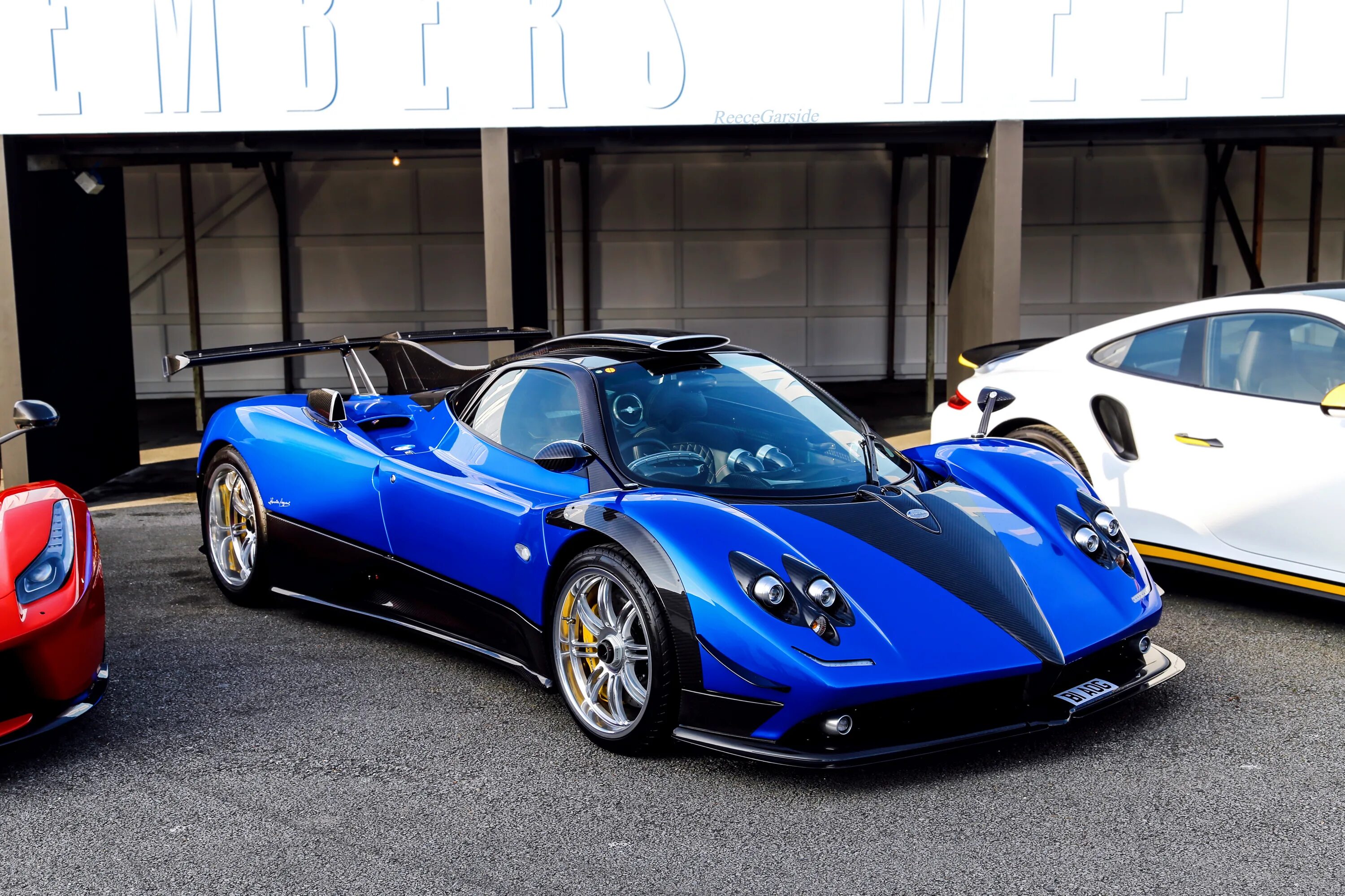 Машина pagani zonda. Pagani zonda f 2005. Зонда магазин. Зонда магазин. Зонда магазин.