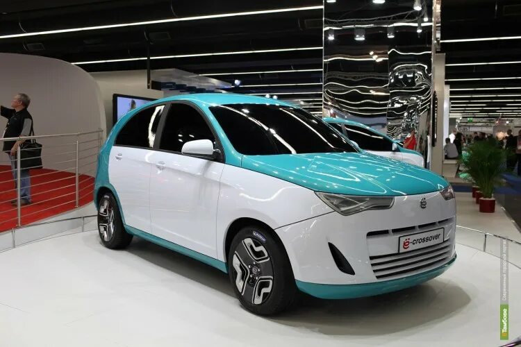 Российский гибридный автомобиль. Рос гибрид. Йо мобиль прохорова. Рос гибрид. Ё-мобиль гибридный.