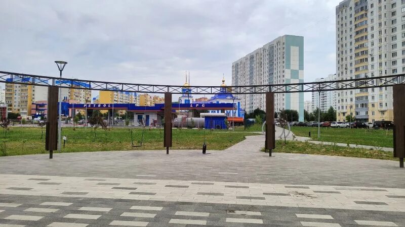 Сквер молодежный бийск. Молодежный сквер кызыл. сквер молодежный нягань. молодежный сквер краснодар. сквер молодежный ишим.