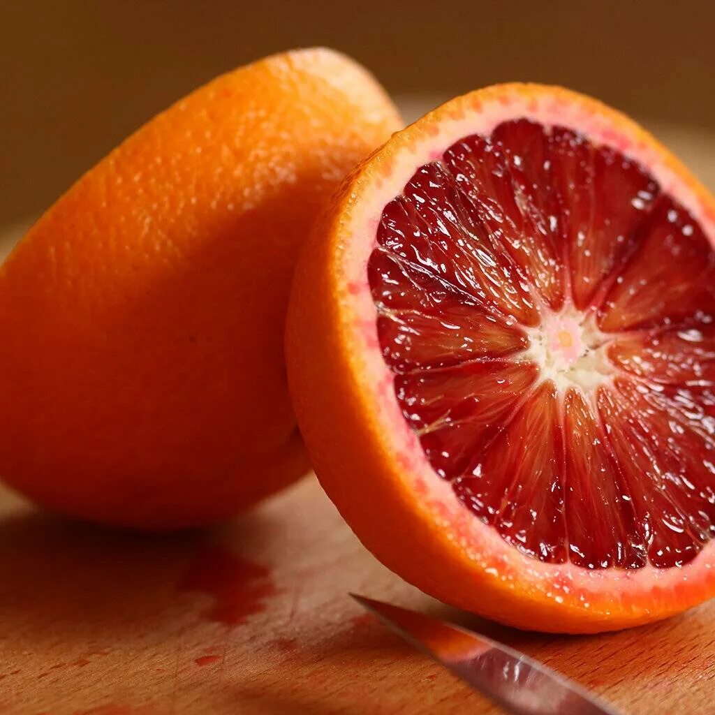 Апельсин грейпфрут как называется. Красный Сицилийский апельсин. Кровавый Сицилийский апельсин. Сицилийские апельсины корольки. Фрукты Сицилийский апельсин.
