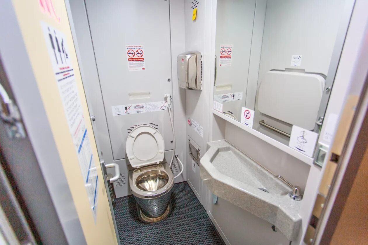 Фирменные поезда транссибирская магистраль. Москва владивосток сорок лет в пути. Фирменный поезд россия 001м владивосток москва вагон. Поезд № 002э «россия». Поезд 061м св.