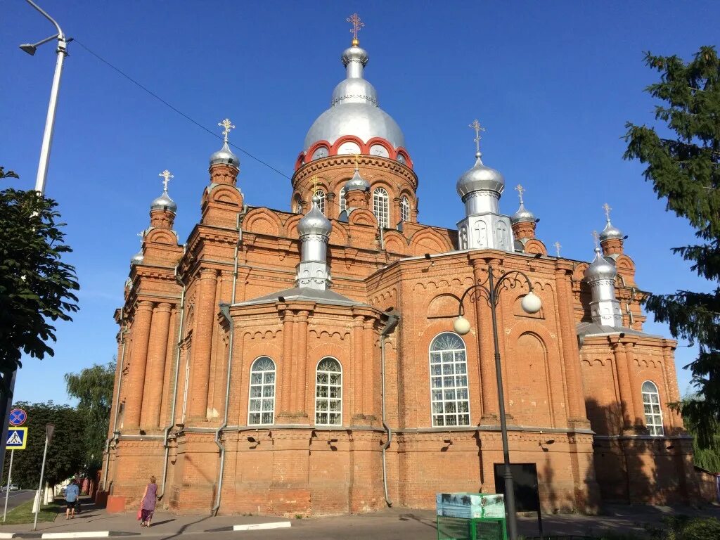 Новости обоянь курская область. Троицкий храм Обоянь. Обоянь город в Курской области.