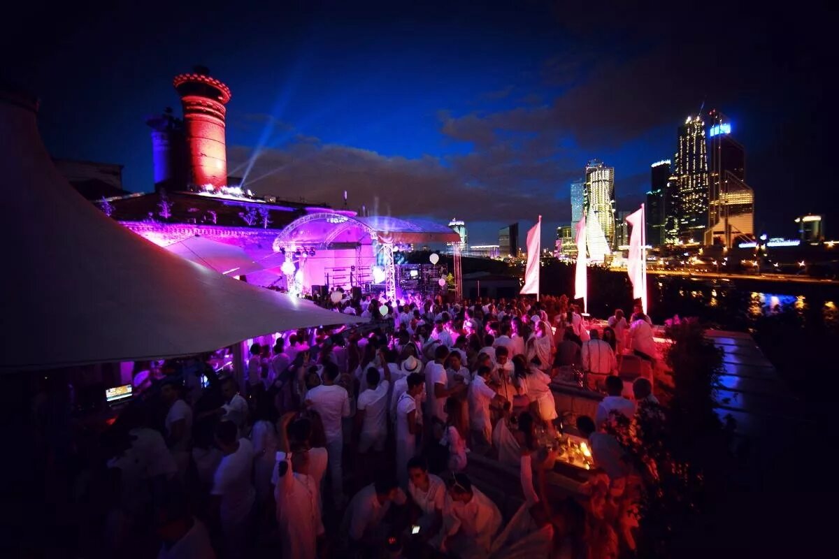 самые популярные хоккейные клубы россии. клуб лаборатория санкт-петербург. бар в лас вегасе. самый известный клуб. ночной клуб в москве.